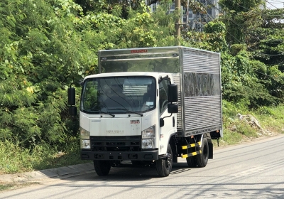 Xe tải ISUZU 1T4 thùng kín QKR230