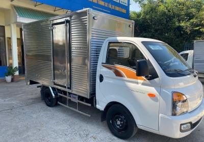 XE TẢI HYUNDAI H150 E5 THÙNG KÍN 2025